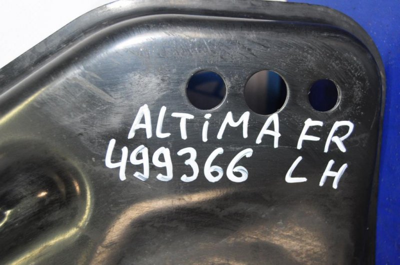 Крепление балки подвески ALTIMA L32 07-12