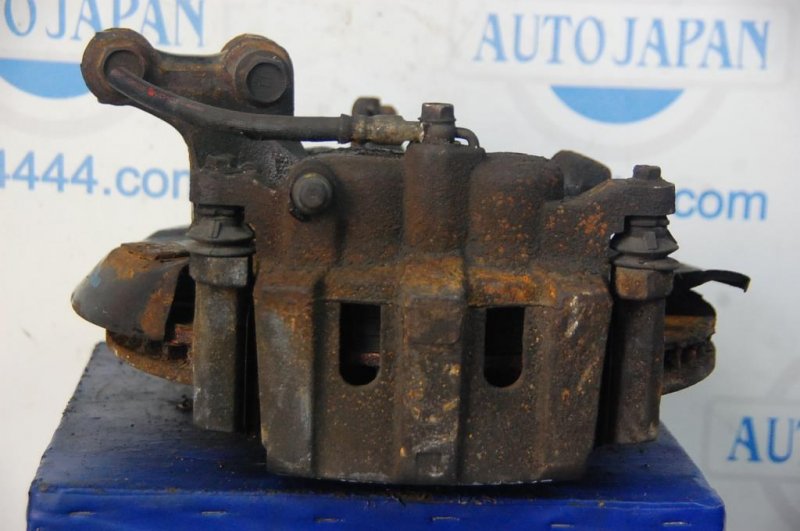 Суппорт тормозной передний правый TOYOTA VENZA 09-16 47730-0T010 Б/У