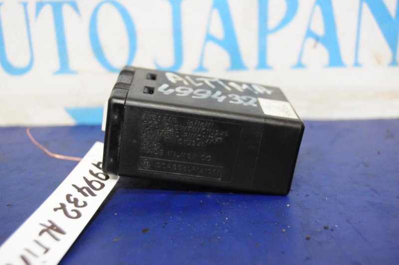 Блок управления центральным замком ALTIMA L32 07-12