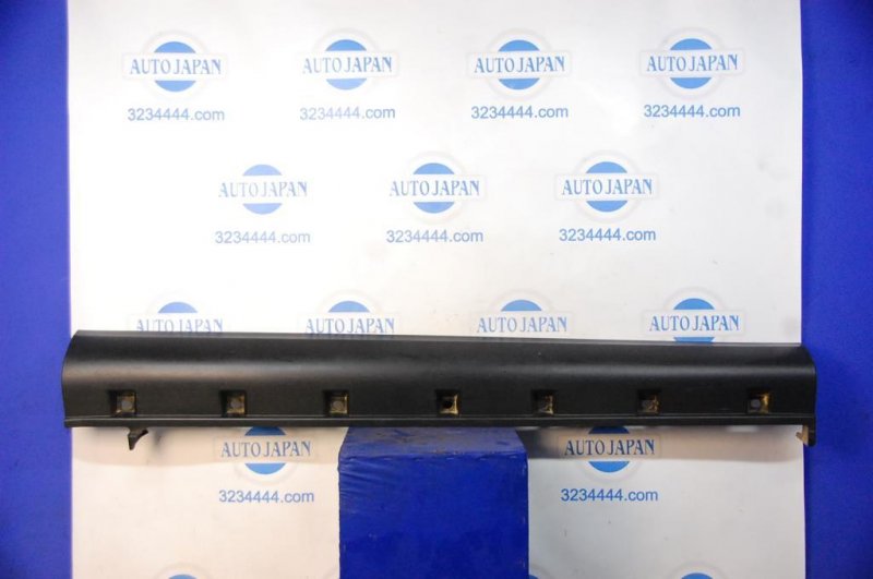 Накладка порога наружная правая SUZUKI SX4 06-13 77230-80J01-5PK Б/У