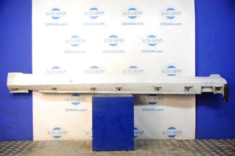 Накладка порога наружная левая SUZUKI KIZASHI 09-14 77241-57L00-ZMT Б/У