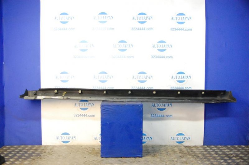 Накладка порога наружная правая MATRIX 02-08