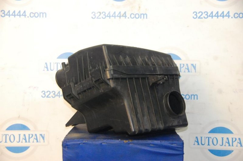 Корпус воздушного фильтра SUZUKI KIZASHI 09-14 13700-57L00 Б/У