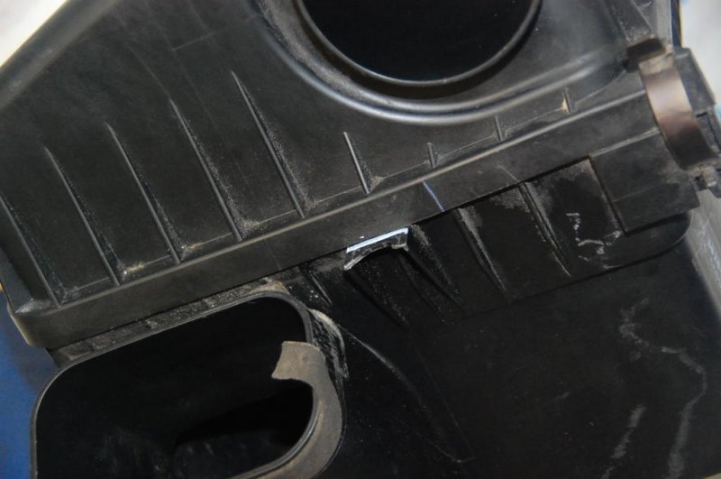 Корпус воздушного фильтра LS430 00-06