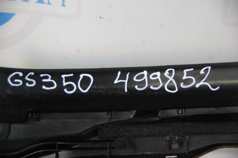 Пластик под лобовое стекло / Жабо GS350 GS300 05-11