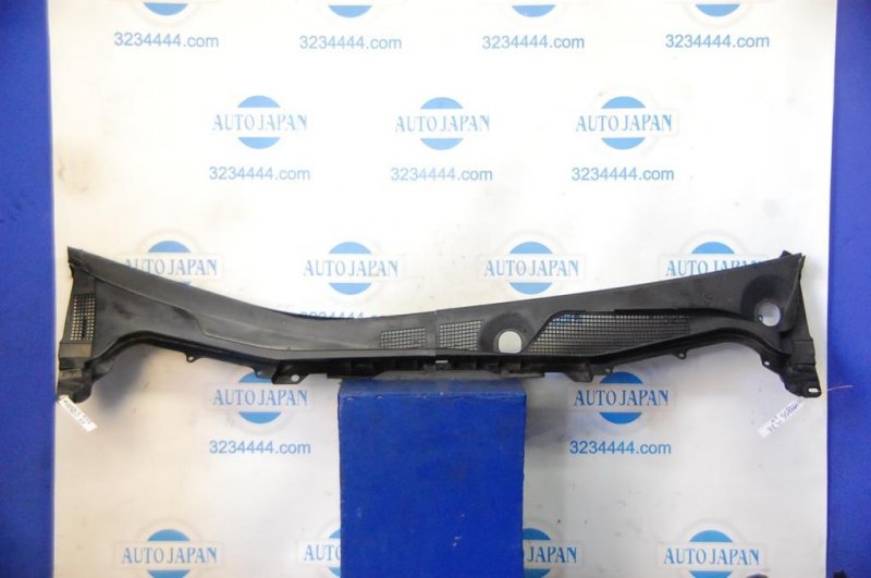 Пластик под лобовое стекло / Жабо INFINITI M35/M45 04-10 66862-EH100 Б/У