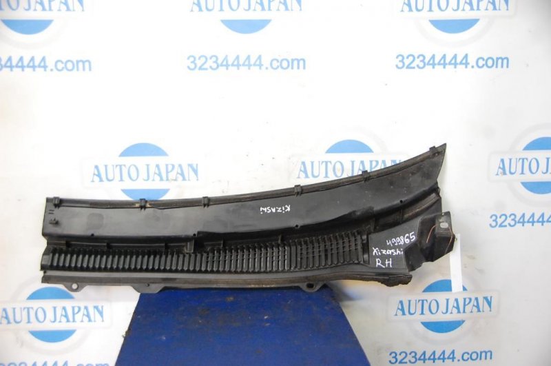 Пластик под лобовое стекло / Жабо правый SUZUKI KIZASHI 09-14