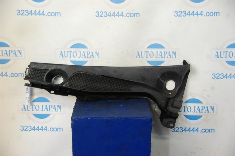 Пластик под лобовое стекло / Жабо левый INFINITI M35/M45 04-10 66863-EH100 Б/У