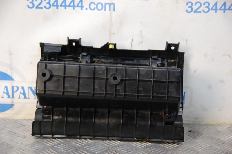 Бардачок TOYOTA SEQUOIA 08-17