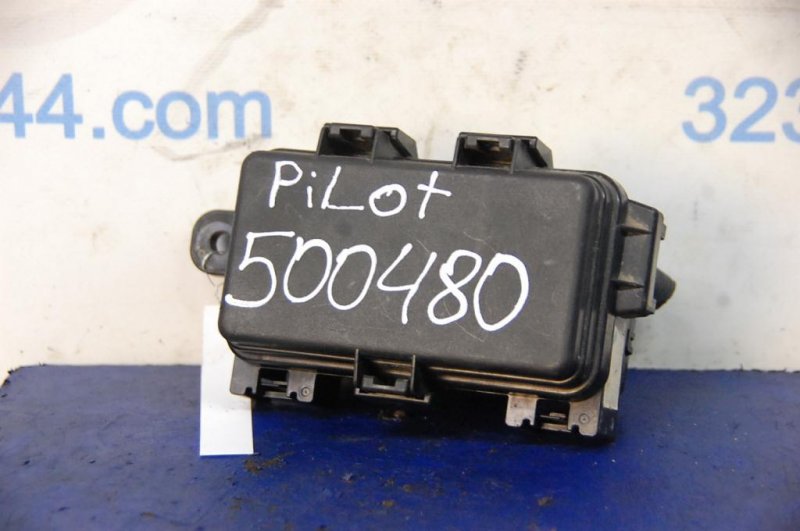 Блок предохранителей моторный отсек PILOT 08-15