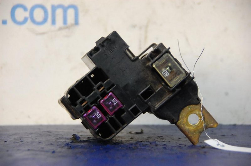 Блок предохранителей моторный отсек SUZUKI SX4 06-13 36740-80J00 Б/У