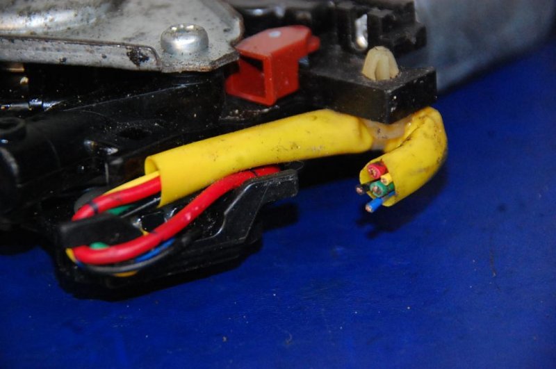 Стеклоподъемник задний левый INFINITI G25/G35/G37/Q40 06-14