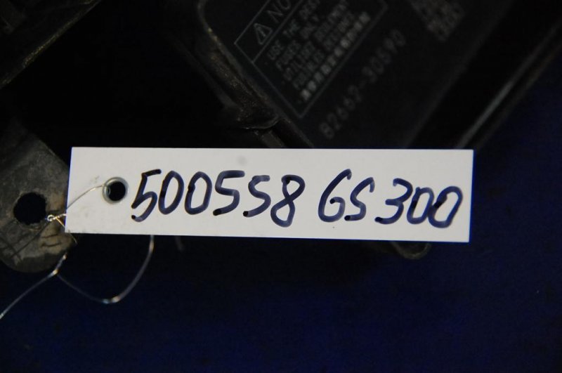 Блок предохранителей моторный отсек GS350 GS300 05-11