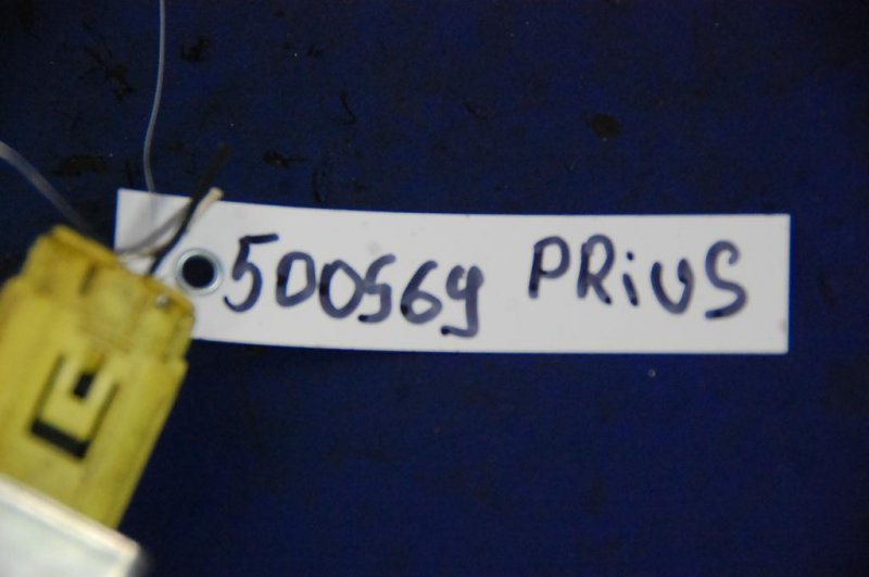 Датчик удара TOYOTA PRIUS - 20 03-11 Датчик удара TOYOTA PRIUS - 20 03-11