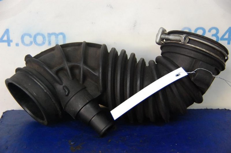 Патрубок воздушного фильтра MATRIX 02-08 Патрубок воздушного фильтра MATRIX 02-08