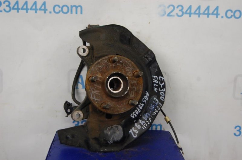 Кулак поворотный передний левый LEXUS ES300 ES330 01-06 43212-39035 Б/У