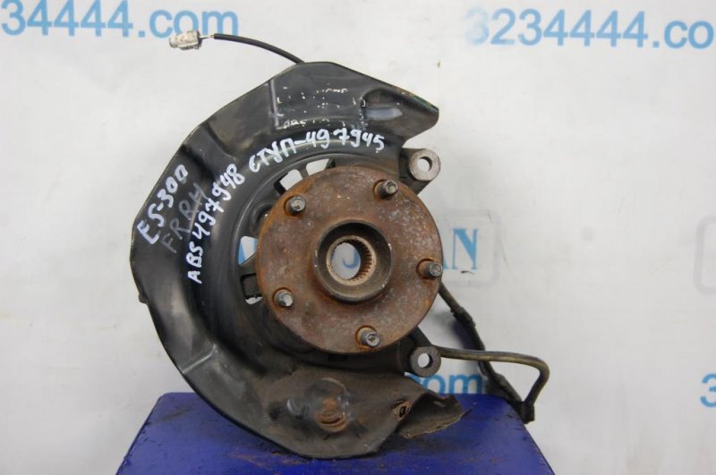 Кулак поворотный передний правый LEXUS ES300 ES330 01-06 43211-39045 Б/У