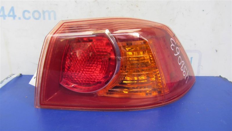 Фонарь наружный задний правый MITSUBISHI LANCER X 10 07-15 8330A108 Б/У