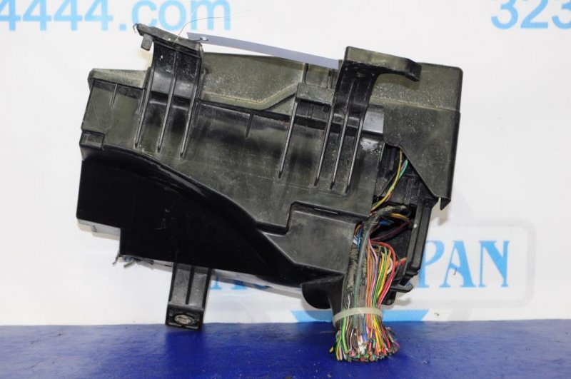 Запчасть блок предохранителей моторный отсек MAZDA 6 GG 02-07 GR6A-66-760 Б/У Блок предохранителей моторный отсек MAZDA 6 GG 02-07 GR6A-66-760 Б/У