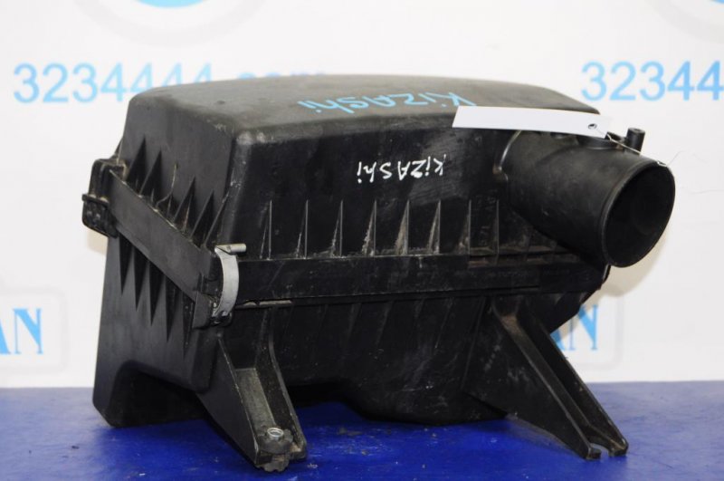 Корпус воздушного фильтра SUZUKI KIZASHI 09-14 13700-57L00 Б/У