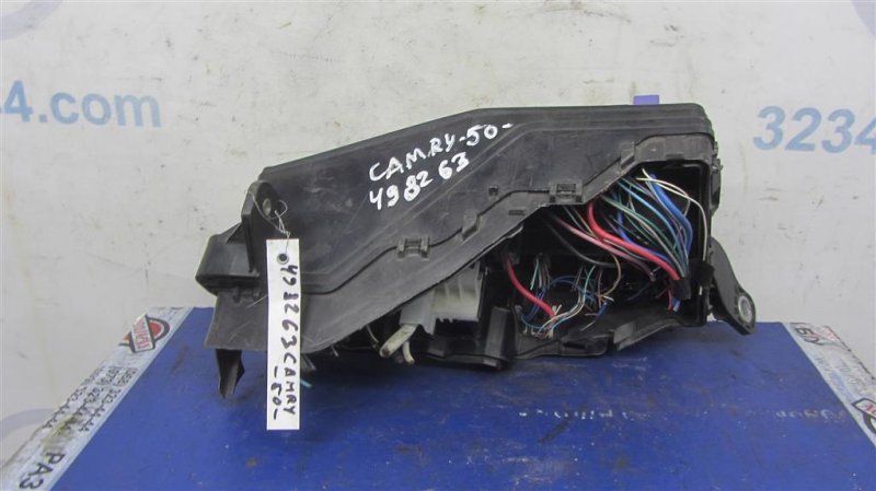 Блок предохранителей моторный отсек CAMRY 50 12-15