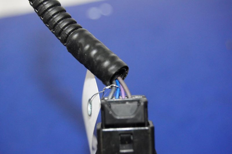 Кнопка закрывания крышки багажника VENZA 09-16