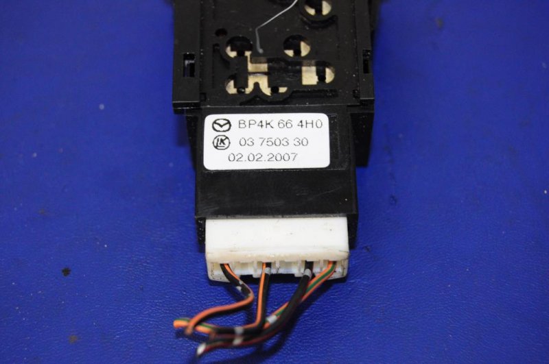 Запчасть кнопка аварийной сигнализации MAZDA 3 BK 03-08 BP4K 66 4H0 Б/У Кнопка аварийной сигнализации MAZDA 3 BK 03-08 BP4K 66 4H0 Б/У
