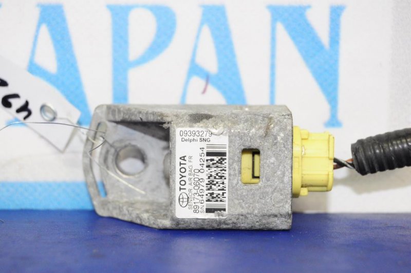 Датчик удара LEXUS ES300 ES330 01-06 89173-06070 Б/У