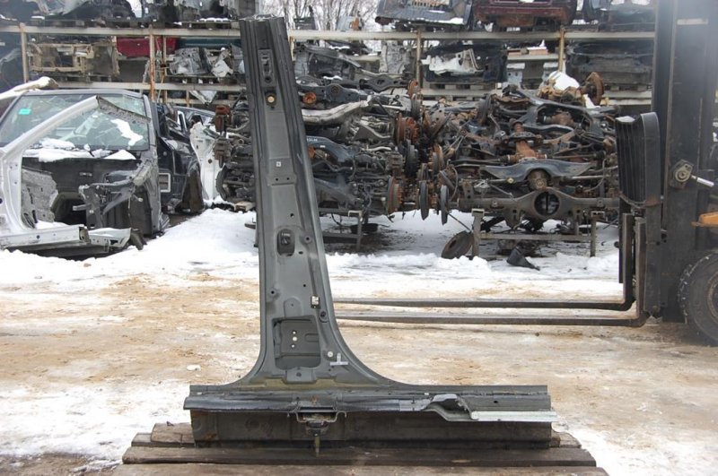 Стойка кузова средняя левая KIA SORENTO BL 02-09