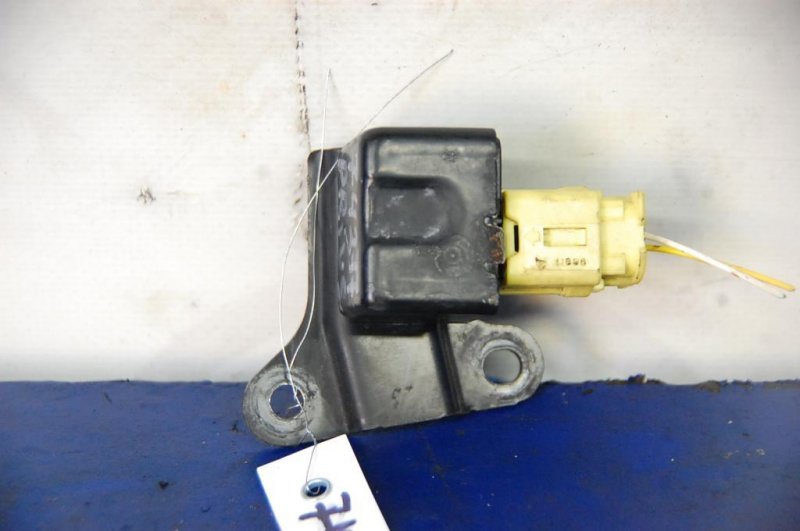 Датчик удара PRIUS - 20 03-11 Датчик удара PRIUS - 20 03-11