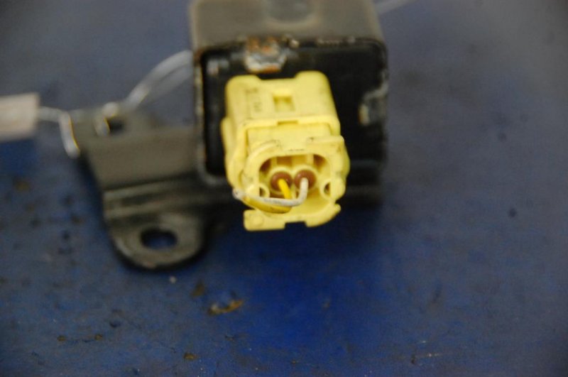 Датчик удара PRIUS - 20 03-11 Датчик удара PRIUS - 20 03-11