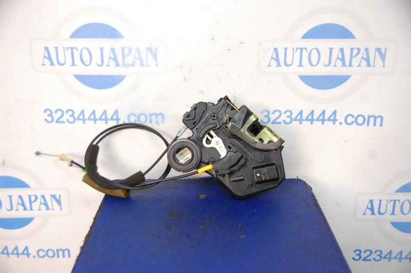 Замок двери задний левый LEXUS ES300 ES330 01-06