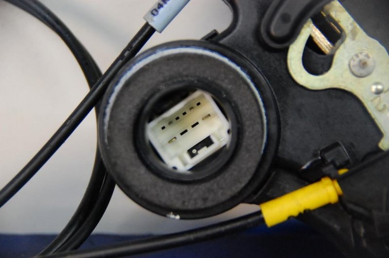 Замок двери задний левый ES300 ES330 01-06