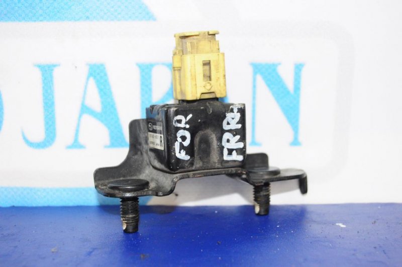 Датчик удара передний правый SUBARU FORESTER SG 02-07 98231SA040 Б/У