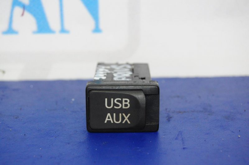 USB адаптер TOYOTA PRIUS - 20 03-11 Б/У