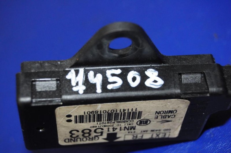 Антенна MITSUBISHI OUTLANDER XL 05-13 MN141583 Б/У