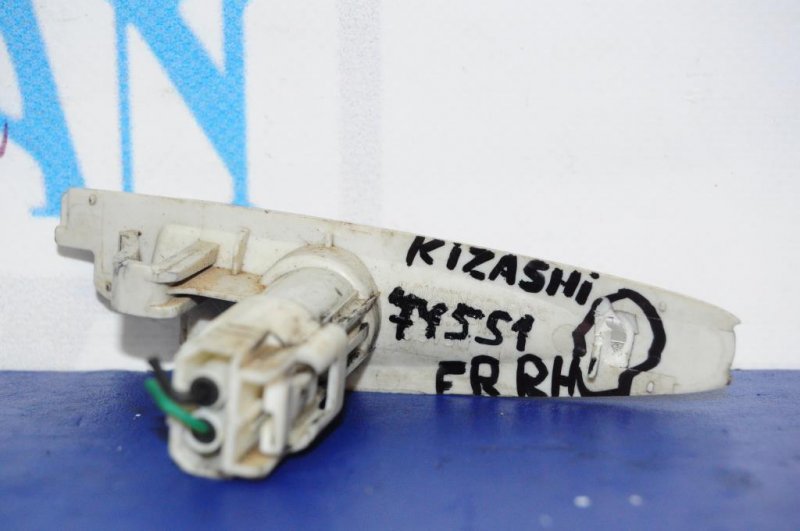 Повторитель поворота в крыло правый SUZUKI KIZASHI 09-14 Б/У