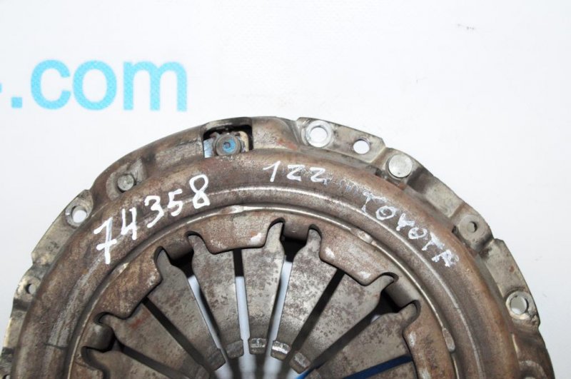 Корзина сцепления AVENSIS 03-08