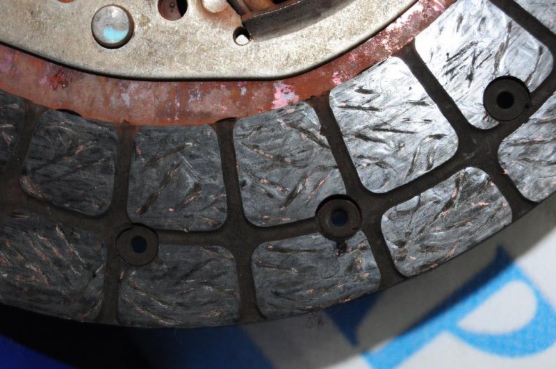 Диск сцепления TOYOTA AVENSIS 03-08 31250-05101 Б/У