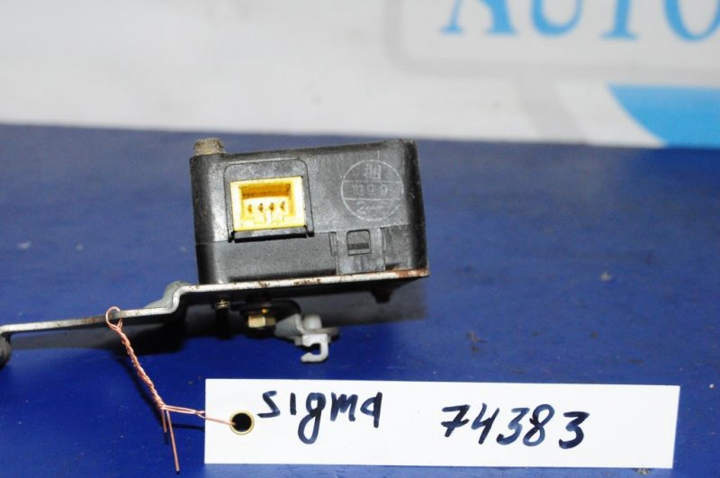 Моторчик заслонки печки MITSUBISHI SIGMA 90-96 Б/У