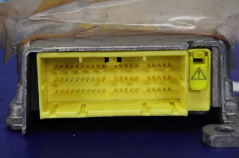 Блок управления AIRBAG SEQUOIA 01-07