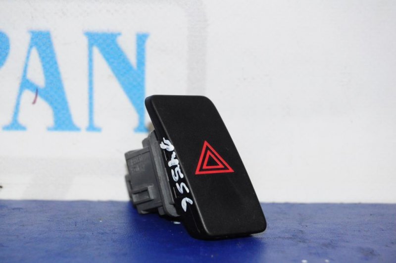 Запчасть кнопка аварийной сигнализации LEXUS ES300 ES330 01-06 Б/У Кнопка аварийной сигнализации LEXUS ES300 ES330 01-06 Б/У