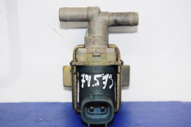 Запчасть клапан электромагнитный (вакуумный) TOYOTA PRIUS - 20 03-11 90910-12202 Б/У Клапан электромагнитный (вакуумный) TOYOTA PRIUS - 20 03-11 90910-12202 Б/У