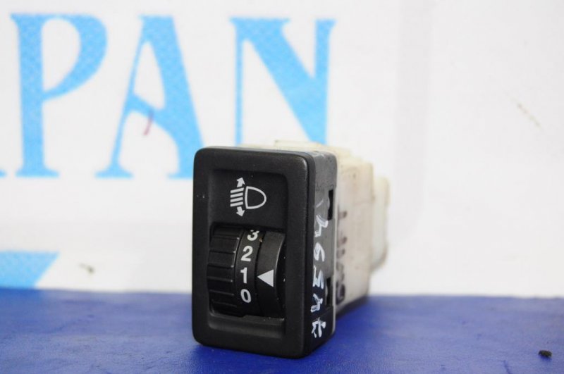 Запчасть кнопка SUZUKI SWIFT 04-11 35180-51KA0 Б/У Кнопка SUZUKI SWIFT 04-11 35180-51KA0 Б/У