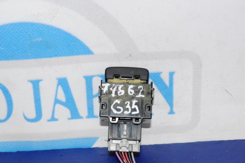 Кнопка G35 03-07
