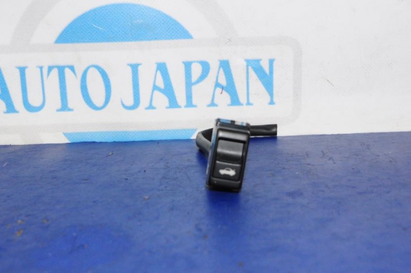 Кнопка открывания багажника внутренняя INFINITI G35 03-07 Б/У