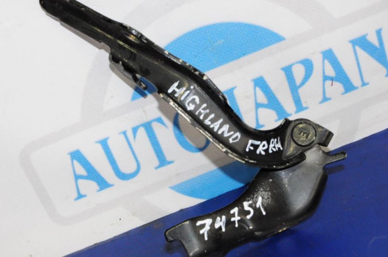 Петля капота правая HIGHLANDER 01-07 Петля капота правая HIGHLANDER 01-07