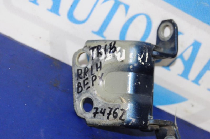 Петля двери верхняя задняя левая TRIBECA B10 07-13