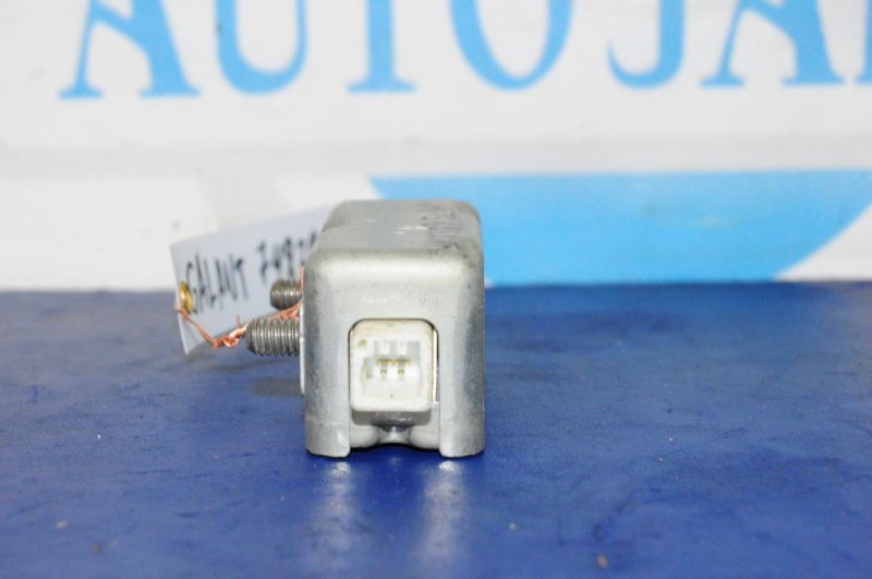 Датчик удара MITSUBISHI GALANT 03-12 8651A018 Б/У