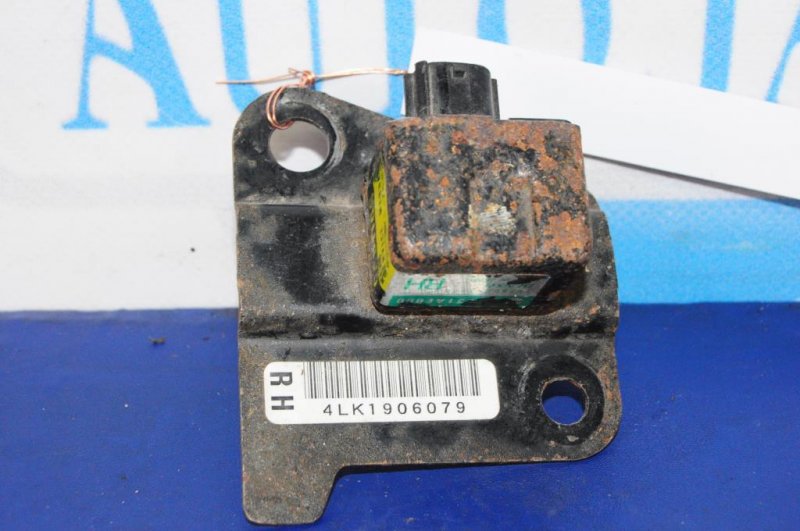 Датчик удара правый LEGACY 98-03 BH/BE